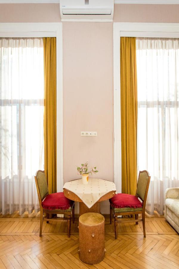 Hb Apartments Mari Brose Тбілісі Екстер'єр фото