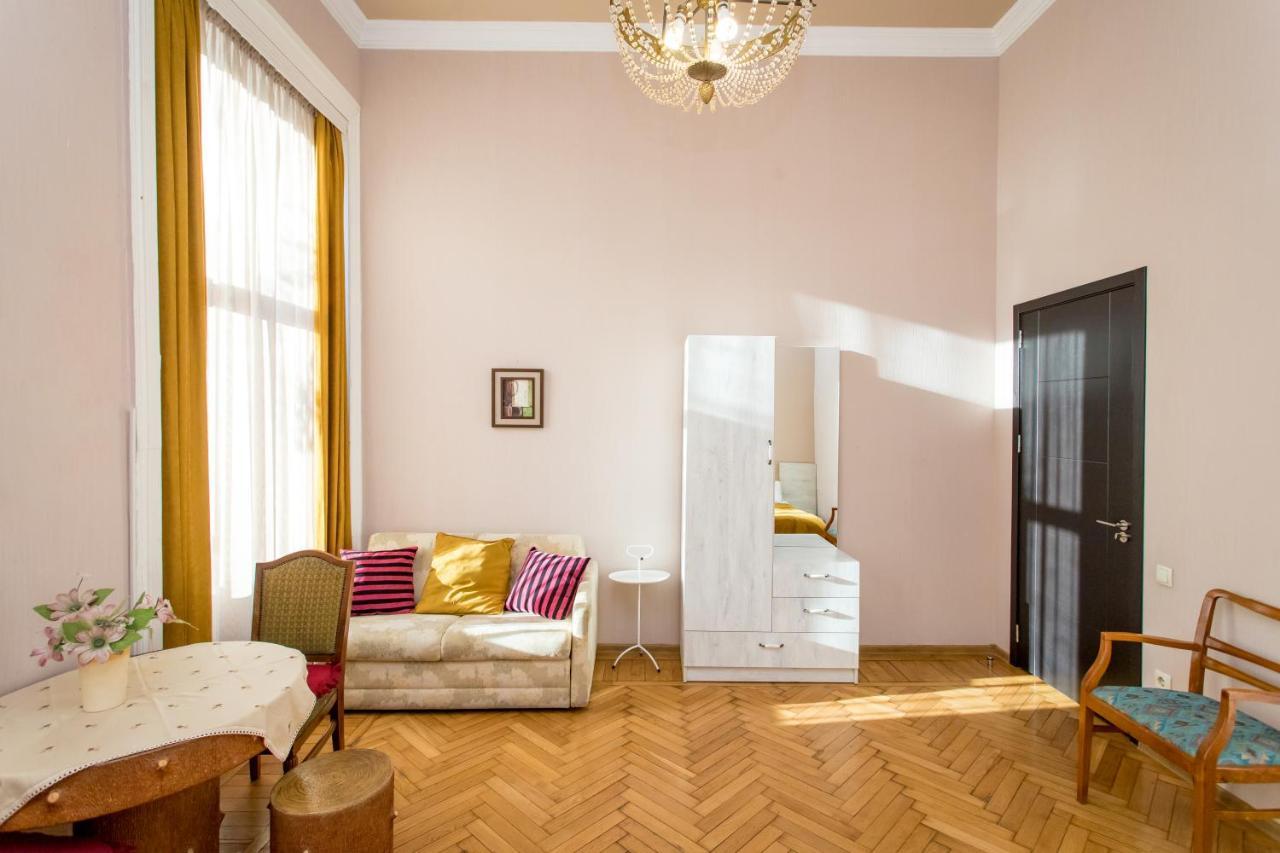 Hb Apartments Mari Brose Тбілісі Екстер'єр фото